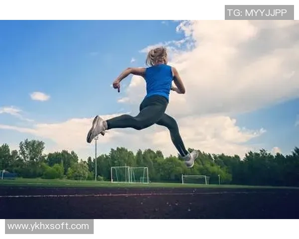 踢足球时喷药的潜在风险与运动员健康的关系探讨